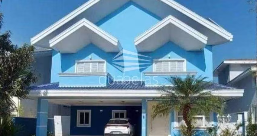Casa de Alto Padrão em condomínio fechado.