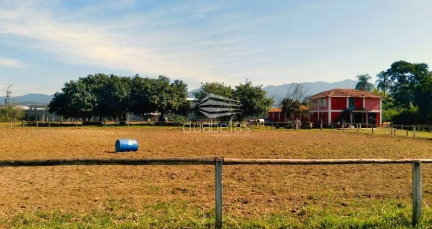 Hípica Completa à Venda