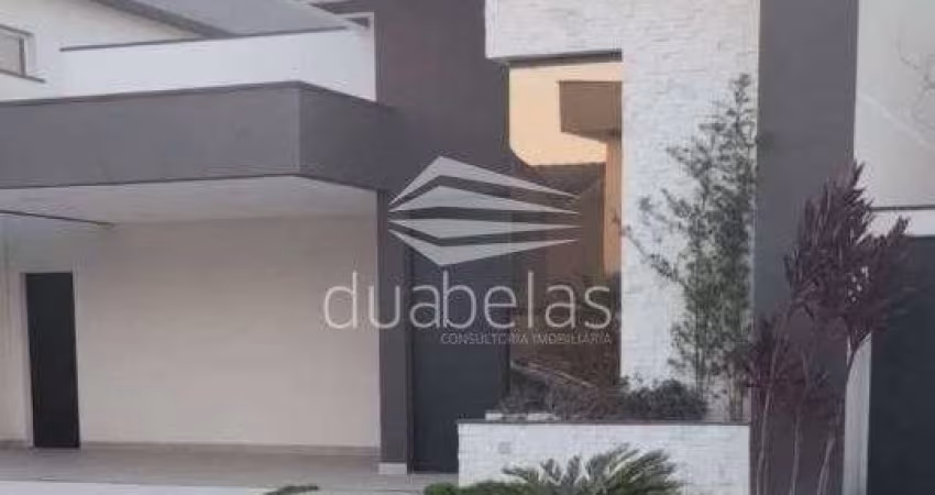 Uma otima Casa em condomínio Fechado.