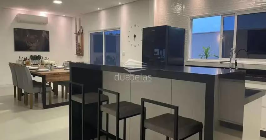 Linda casa no residencial mantiqueira – condomínio fechado em são josé dos campos