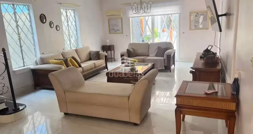 Belíssima casa à venda – região privilegiada, perto do colinas shopping