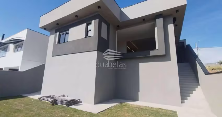 Casa nova à venda com 3 suítes e vista privilegiada no condomínio verana