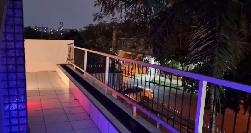 Casa terrea com terraco 04 quartos  01 suite  e piscina no parque lagoa dourada   maringa pr