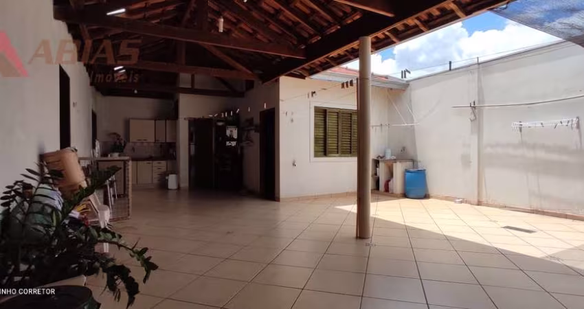 Casa em Jardim Centenário - São Carlos, SP
