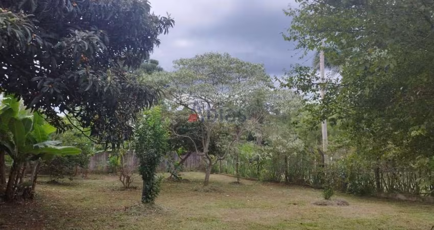 Chácara no Condomínio Recanto dos Pássaros  -  São Carlos