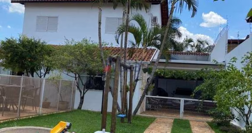 Casa Sobrado à Venda em Parque Santa Monica - 4 Dormitórios