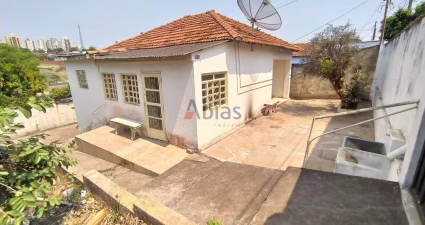 Compre Casa em Vila Costa do Sol - São Carlos