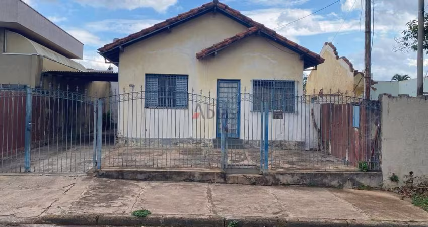 Casa à Venda em São Carlos: 4 Dormitórios por R$320.000