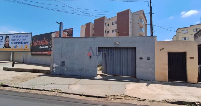 Casa Comercial em Centro  -  São Carlos