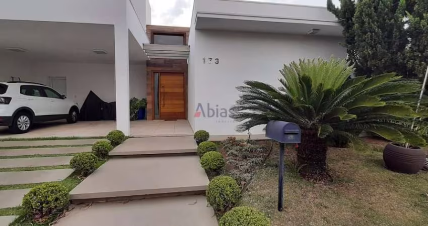 Casa em Condominio Damha II - 3 Suítes, 343m² por R$2,6M