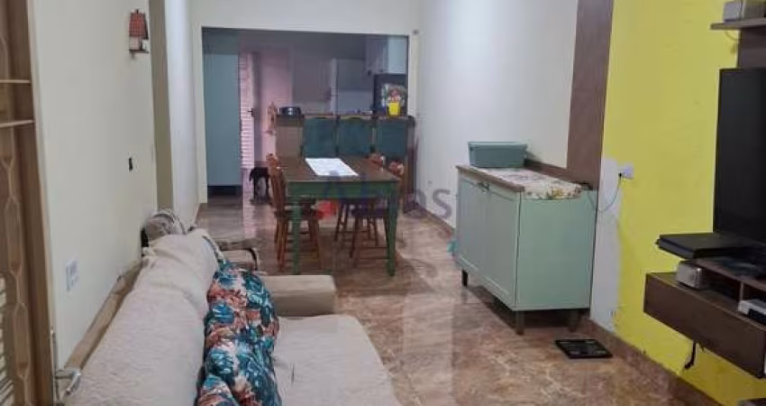 Casa à Venda em Vila Nery - 3 Dormitórios por R$370.000