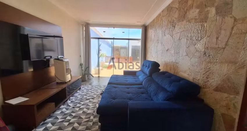 Casa com 2 quartos para alugar na Rua Francisco Monareti, 242, Jardim Nova São Carlos, São Carlos