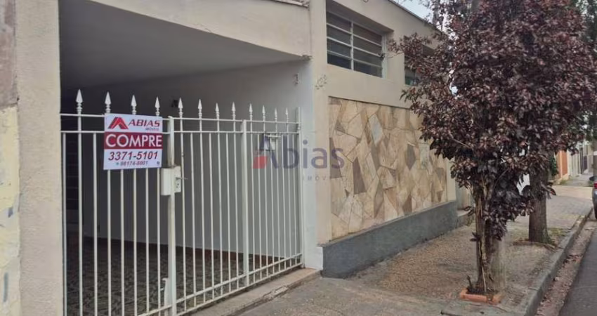 Vende Casa em Vila Prado  -  São Carlos