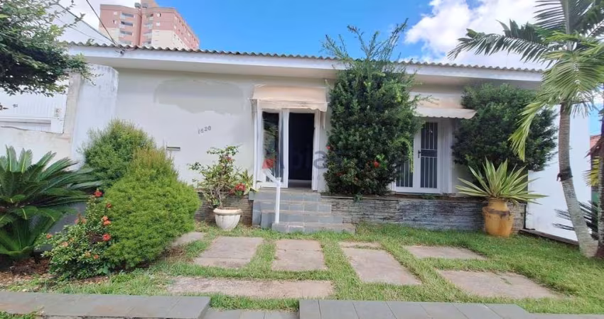 Casa Comercial em Centro  -  São Carlos