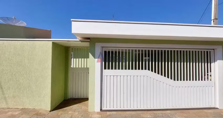 Casa com 3 quartos para alugar na Rua Jesuíno de Arruda, 3004, Jardim São Carlos, São Carlos