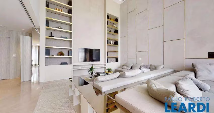 Apartamento com 5 quartos à venda na Vila Olímpia, São Paulo 