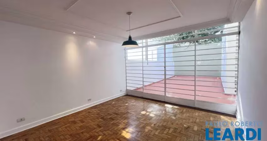 Casa com 3 quartos para alugar na Vila Madalena, São Paulo 