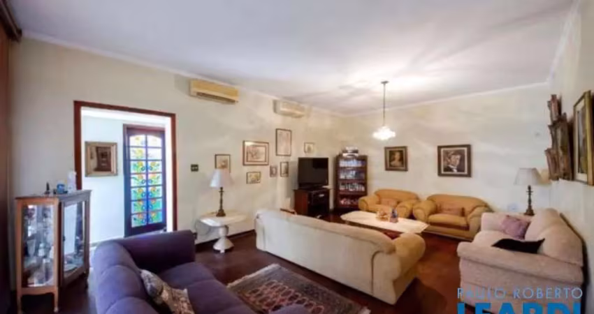 Casa com 6 quartos à venda na Vila Madalena, São Paulo 