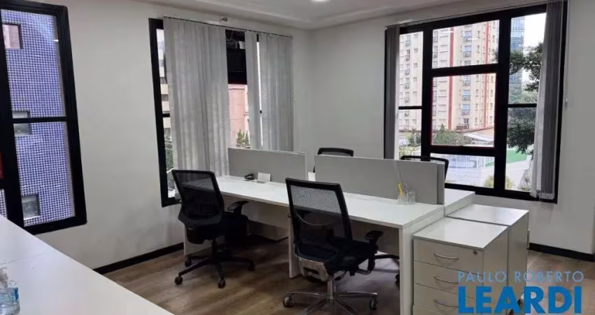 Sala comercial para alugar na Vila Olímpia, São Paulo 