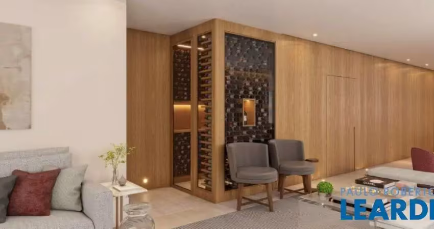 Apartamento com 3 quartos para alugar na Vila Olímpia, São Paulo 