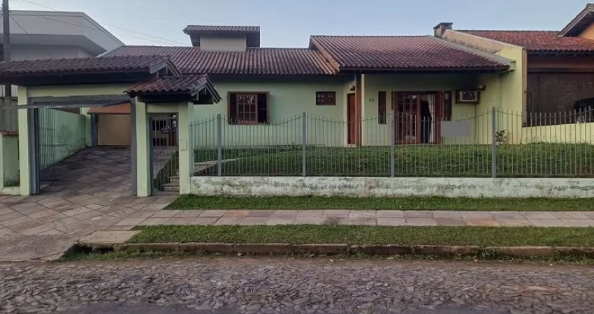 Casa comercial de 184 m², com 04 salas, com  para aluguel