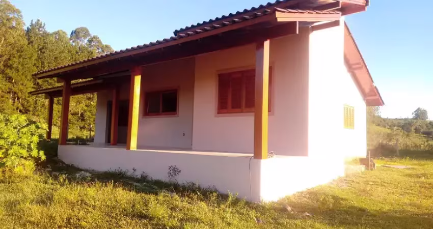 Casa de 170 m², com 03 dormitórios (sendo um deles uma suíte com closet), para venda