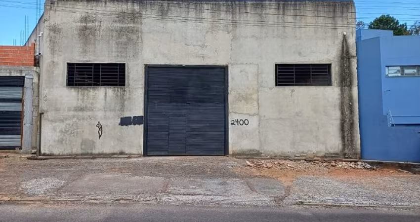 Pavilhão de 450 m² para alugar