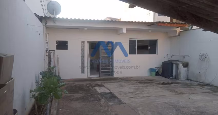 Linda Casa de Vila à Venda!
