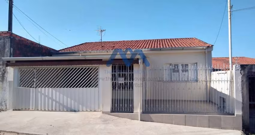 Excelente Casa com Edícula à Venda