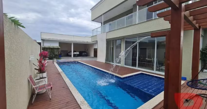 Lindo sobrado de alto padrão com uma linda piscina;  frente para a avenida dom henrique ii- 03 quartos sendo 01 suíte com closet