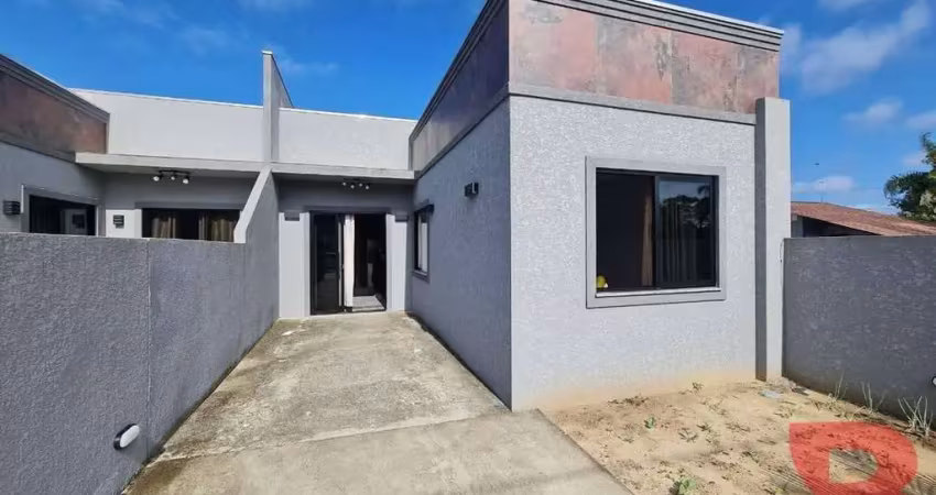 Imóvel em alvenaria, com piscina e churrasqueira no baln. cambiju, medindo aprox. 75,00m², terreno de 180,00m², contendo 03 quartos (01 suíte) .