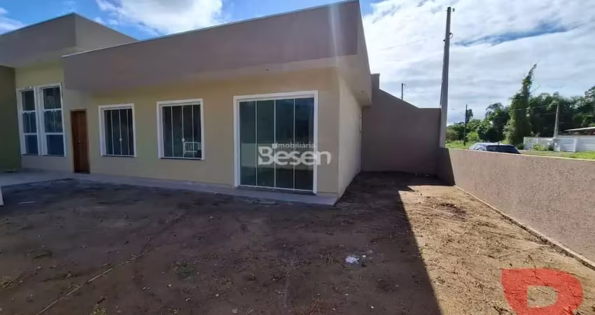 Casa com 3 quartos sendo 01 suite, balneário princesa do mar, bairro centro região com moradores fixos