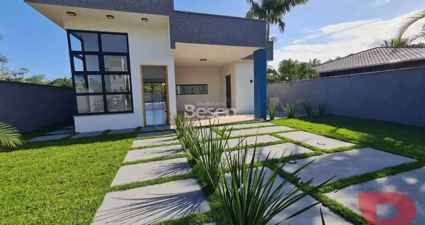 Casa com 3 quartos à venda na Rua 2350 Catágua, 319, Bamerindus, Itapoá