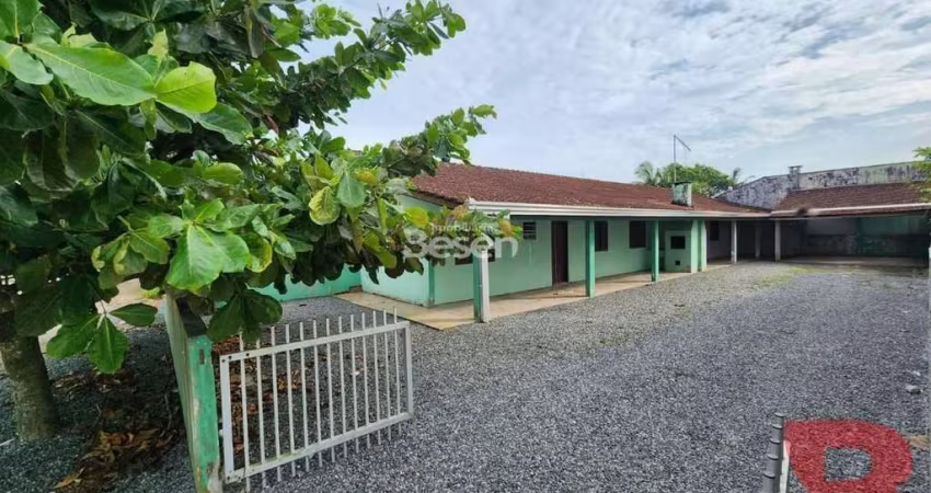 OPORTUNIDADE DE INVESTIMENTO NA BARRA DO SAÍ - IMÓVEL A APROXIMADAMENTE 350 METROS DO MAR