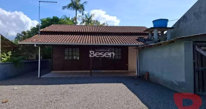 LINDA CASA PRE FABRICADA APENAS 700MTRS DA PRAIA- PROXIMO A REGIÃO CENTRAL DE ITAPOÁ
