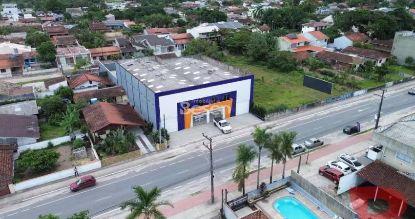 PONTO COMERCIAL E RESIDENCIAL NA AVENIDA CELSO RAMOS