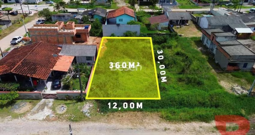 TERRENO COM 360,00 M², APROXIMADAMENTE 650,00 METROS DO MAR.
