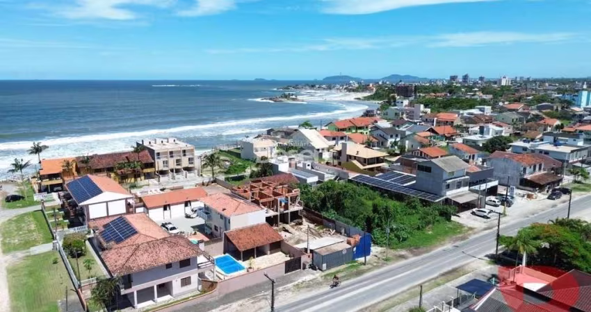 EXCELENTE OPÇÃO DE APARTAMENTO  FRENTE PARA A RUA DO PRINCIPE PROXIMO AO MAR