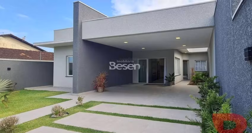 LINDA CASA MOBILIADA COM AREA DE DE FESTA E PISCINA, MEDINDO 180,00M²,  APENAS 240 METROS DA PRAIA, BARRA DO SAÍ !