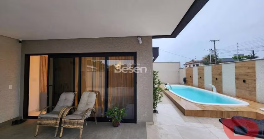 CASA NOVA, COM 03 QUARTOS (01 SUÍTE E 02 DEMI-SUÍTES), PISCINA AQUECIDA, LOCALIZADA EM REGIÃO CENTRAL, RUA 760