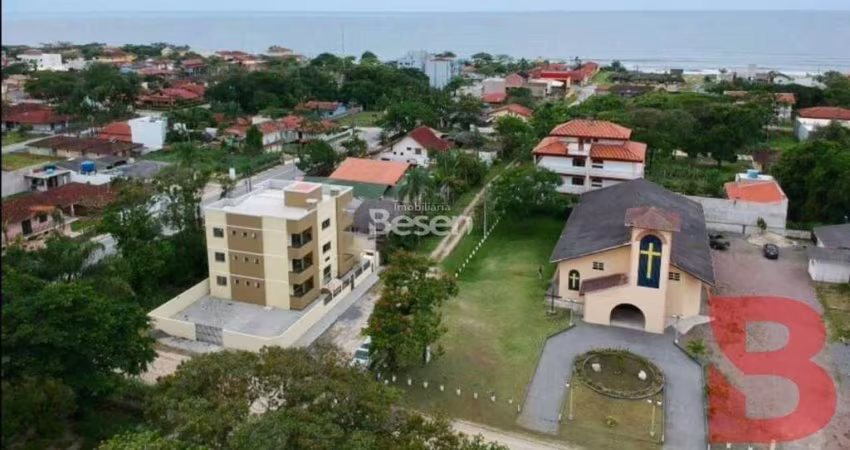 APARTAMENTO TÉRREO COM MÓVEIS PLANEJADOS, ÓTIMO PADRÃO DE ACABAMENTO, 350 MTEROS DO MAR, MUITO BEM LOCALIZADO NA PRAIA DE ITAPOÁ SC