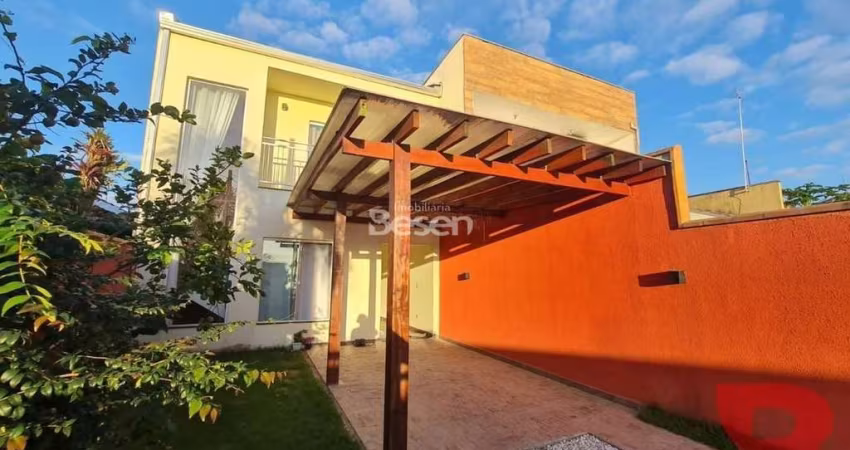 SOBRADO A APENAS 200 METROS DA PRAIA! 4 QUARTOS - PISCINA