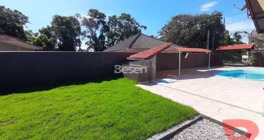 Residencia  de 5 quartos ( 01 suíte), piscina, amplo terreno com 750,00 m², proximo a praia.