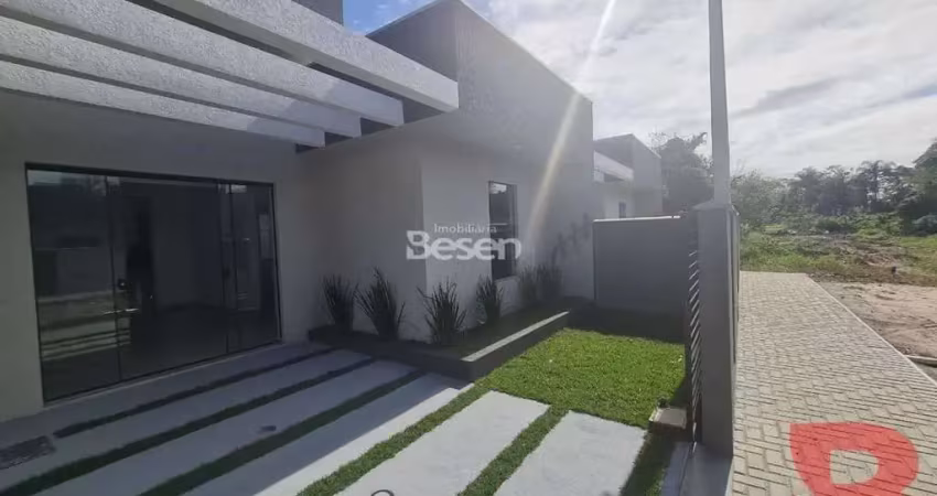 Imóvel em alvenaria,  no baln. cambiju, medindo 55,87m², contendo 02 quartos, 4 metros de pé direito na sala.