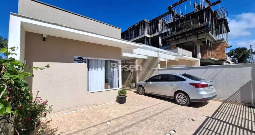 EXCELENTE CASA SEMI MOBILIADA E COM PISCINA NO CENTRO DA CIDADE!