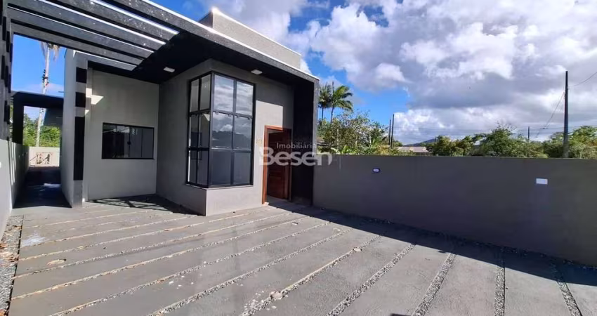 CASA NOVA COM 03 QUARTOS (01 SUÍTE), BOM PADRÃO DE ACABAMENTO