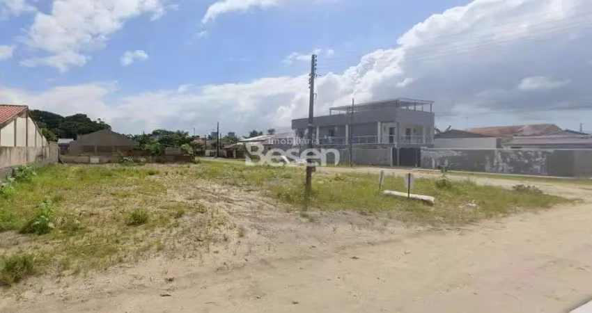 Excelente terreno de esquina, com excelente localização