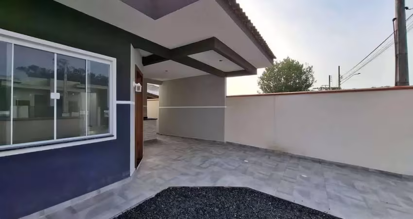 Casa bem localizada, amplo espaço  de terreno. apenas r$ 420.000,00
