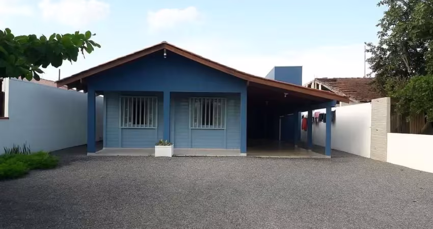 Casa de praia com terreno de 360,00 m² na barra do saí