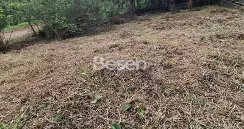 Amplo terreno medindo 517,00 m² na vila da glória/sc.